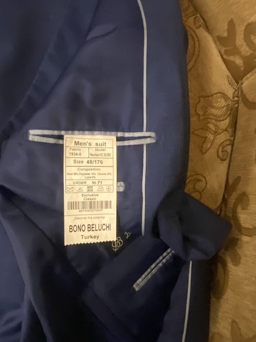 Продам. костюм. тройку