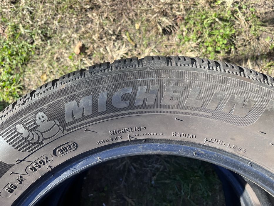 Продавам 2бр зимни гуми Michelin Pilot 6 195/60R16