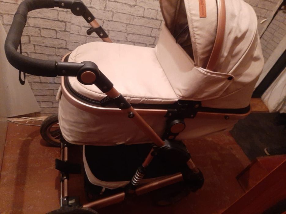 Продам детскую коляску для детей
