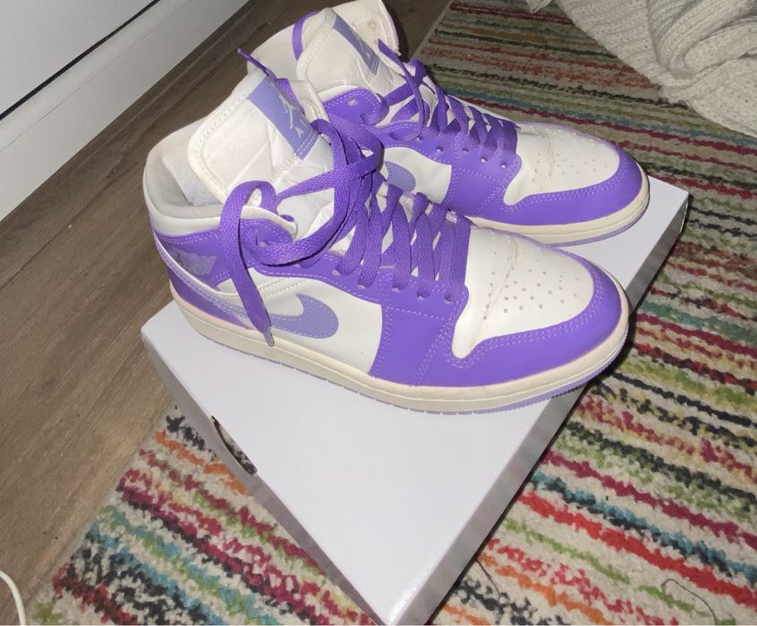 Adidasi Air Jordan 1 Mid