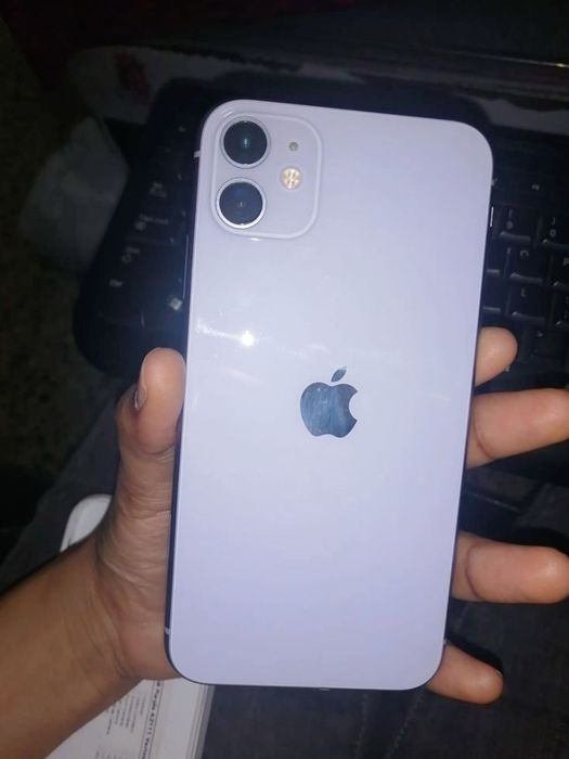 iPhone 11 в хорошем состоянии