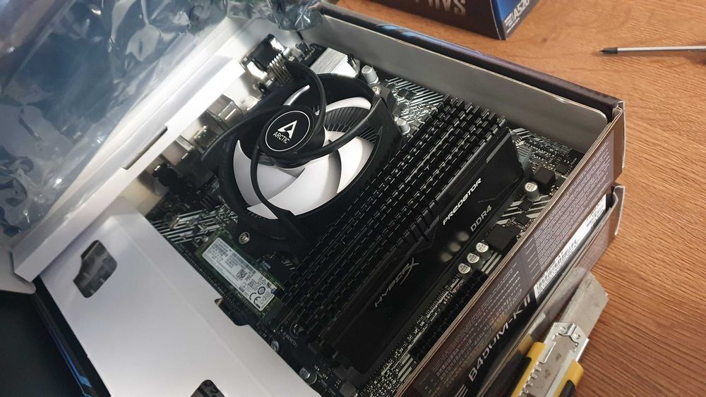 kit am4 b450m + ryzen 3400g + ssd 256gb + 16gb ddr4