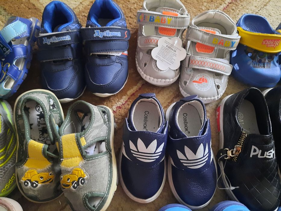 Распродажа новой детской обуви