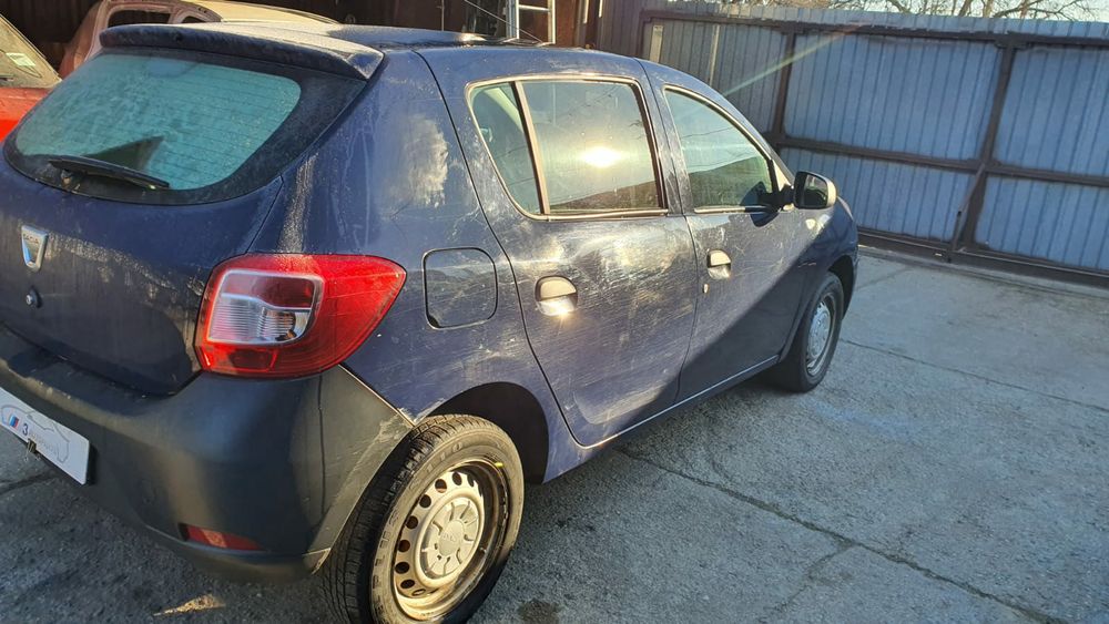 Dezmembrez Sandero 1.2 an 2014 albastru jandarm.