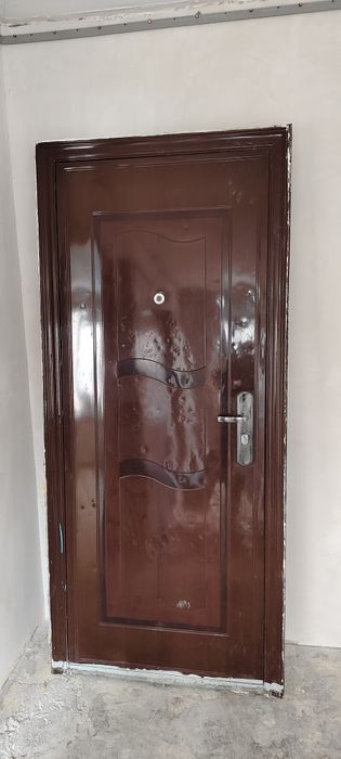 Вхадной двер.. Сырткы есык...