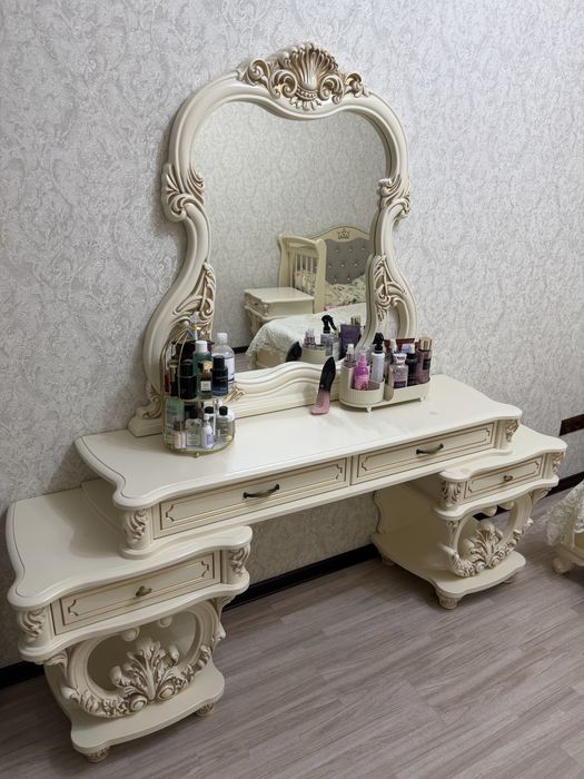 Продам б/у спальний гарнитур