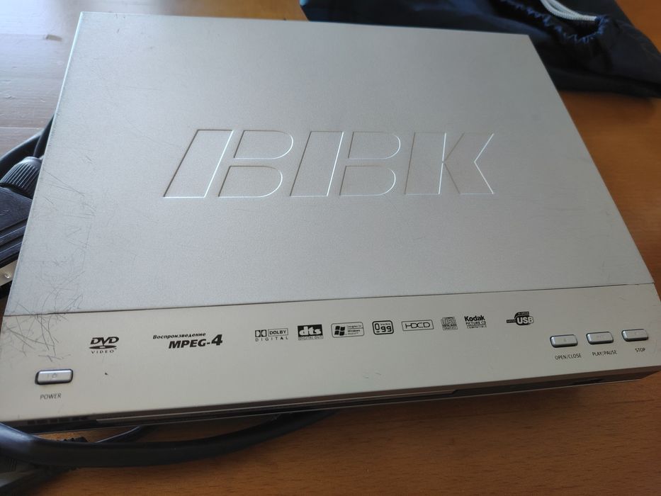 Продам видеокассетник и дивиди плеер