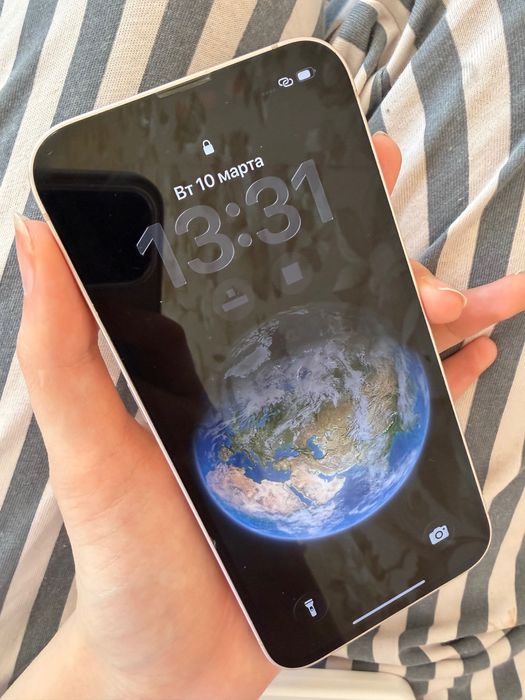 Продам iPhone 13