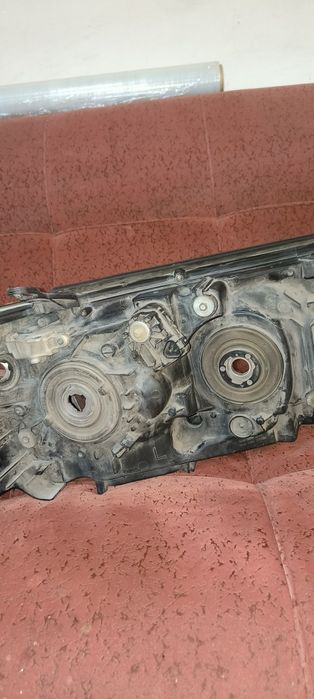 Фара Toyota Land Cruiser 200