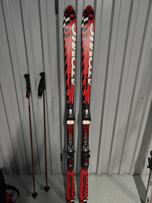 Продам лыжи Atomic  2 комплекта