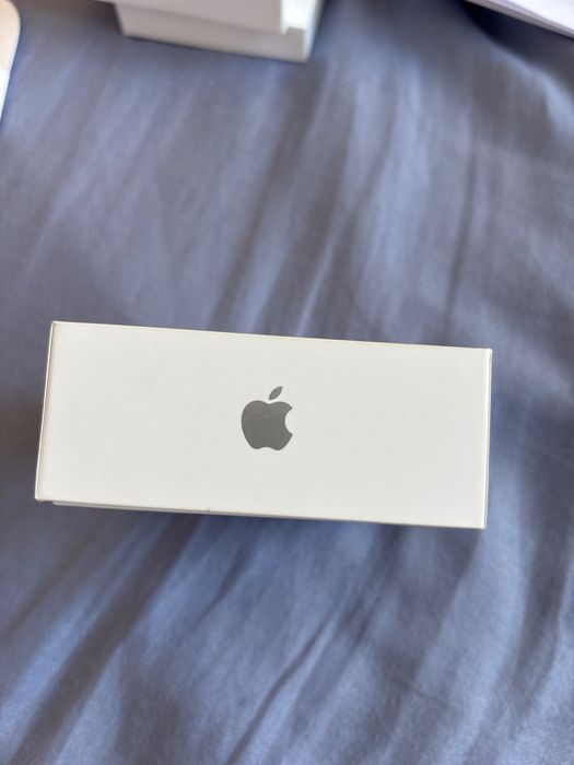 Apple AirPods 4 ANC