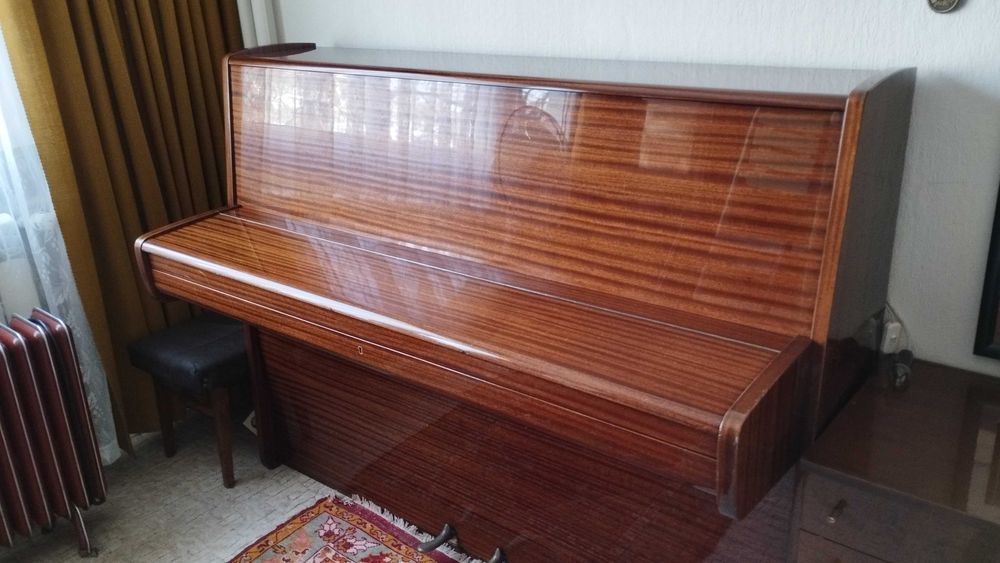 Немско пиано Bluthner