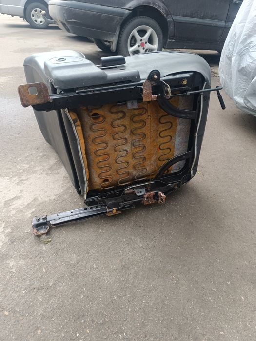 Сиденье пассажирское Mazda 323 bf