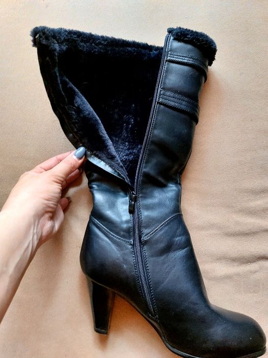 Продам женскую обувь