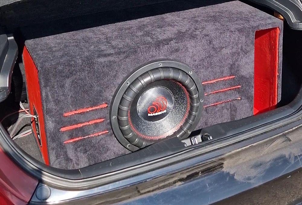 Бас Каса Massive 12" 2000W SPL