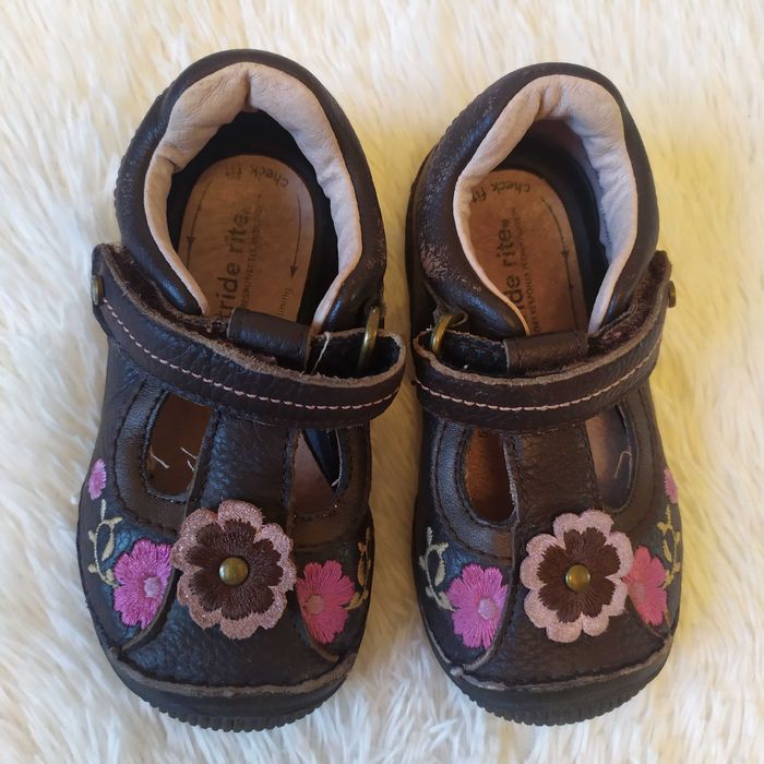 Туфли сандали  коженные на девочку. *о682