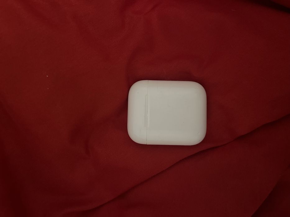 Продавам Apple Airpods 2