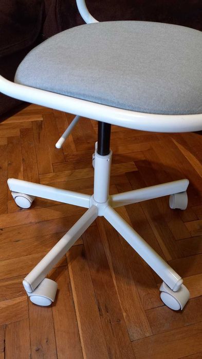 Ученически стол от Икеа