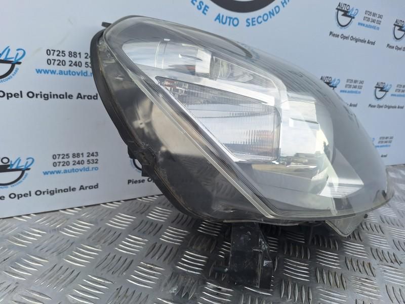 Far dreapta XENON Opel Zafira B