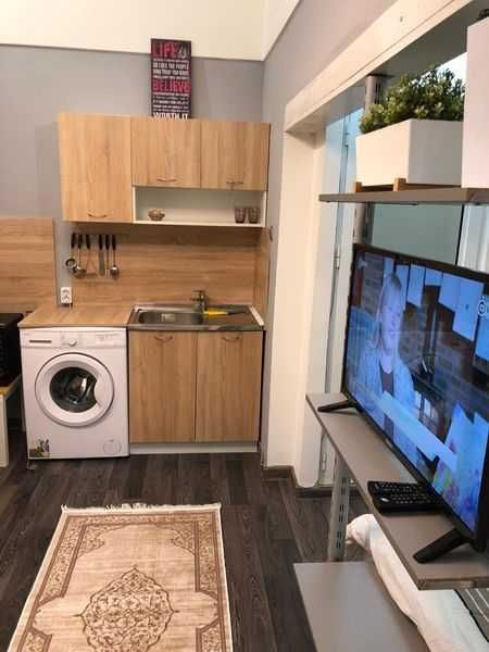 Дава се под наем Едностаен апартамент в София, Център - 30 кв.м за 298.86 € - Снимка #1