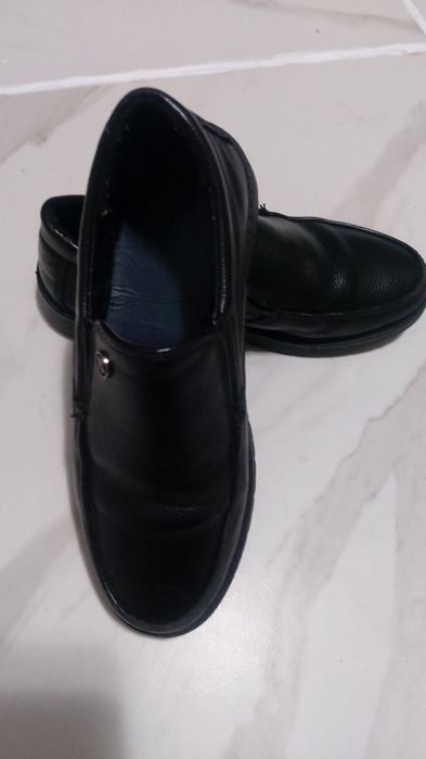 Продам туфли на мальчика