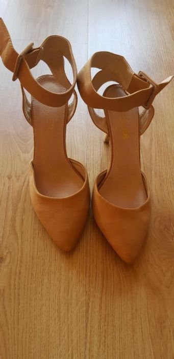 Дамски обувки