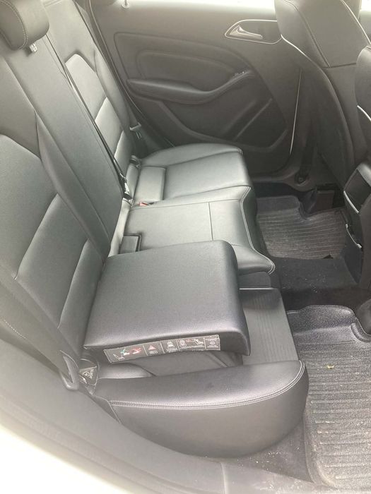 Лек автомобил Mercedes B class