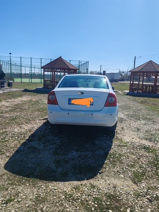 Vând Ford focus 2