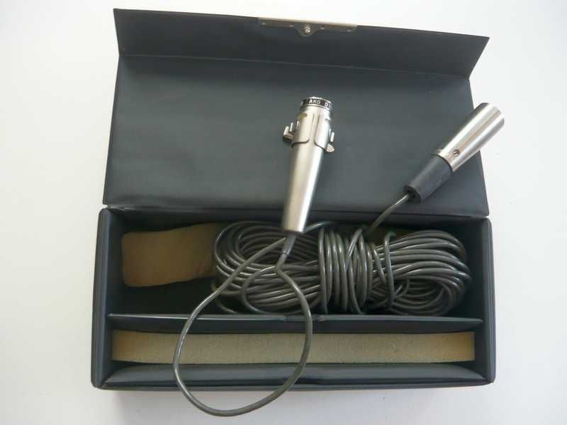 Микрофон AKG D109