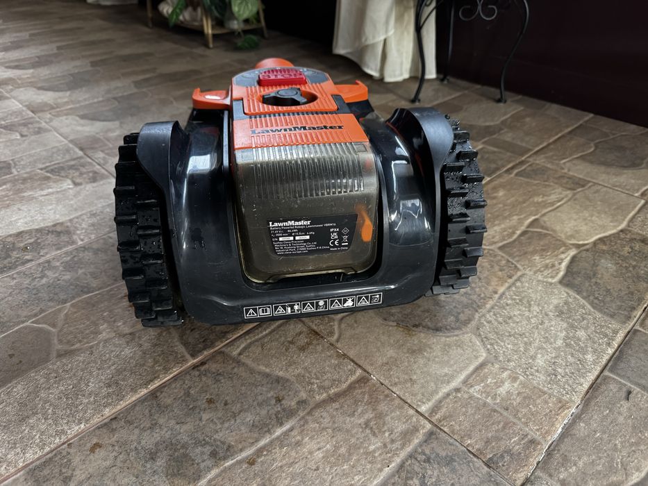 Косачка робот lawnmaster