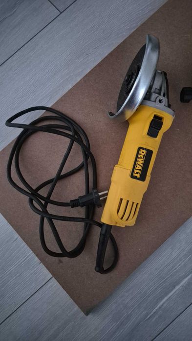 Flex circular dewalt cu fir folosit de 2 ori aproape nou