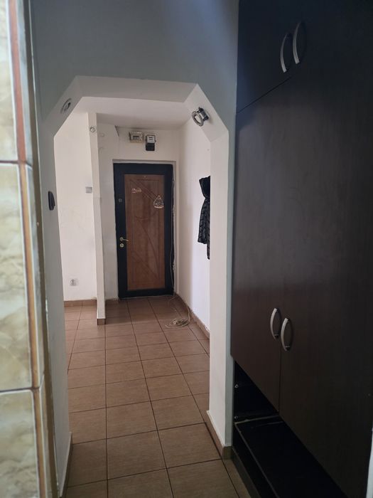 Închiriez garsoniera