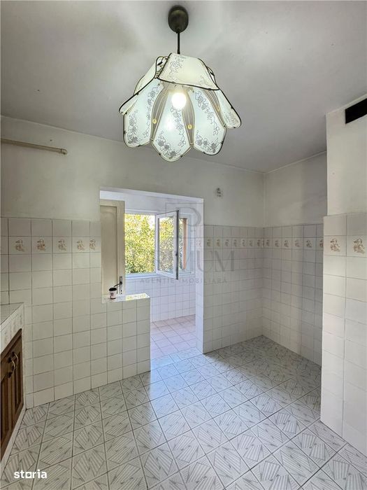 Soarelui - 2 Camere - Etaj 3 - Bloc Izolat - 2 Debarale - Decomandat