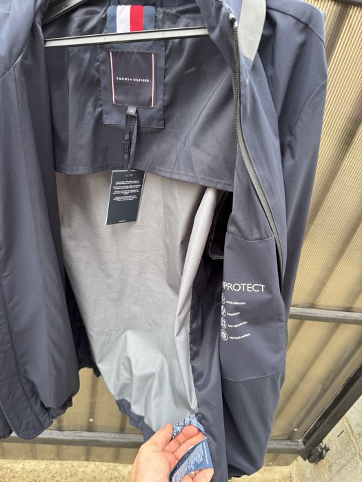 Geaca subtire primavara toamna rezisenta vant si ploaie Tommy Hilfiger
