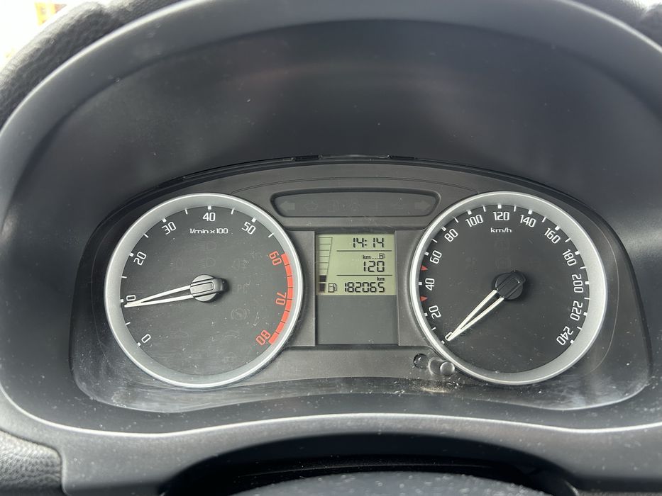 Vand masina Skoda Fabia