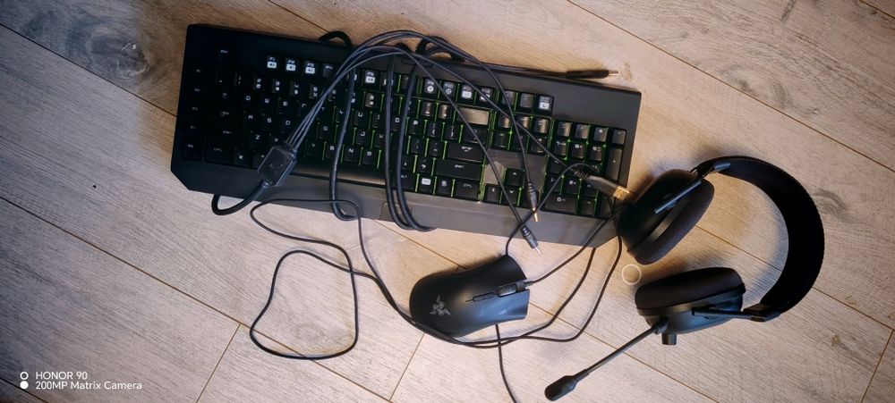 Kit gaming Tastaura plus Mous plus căști Razer