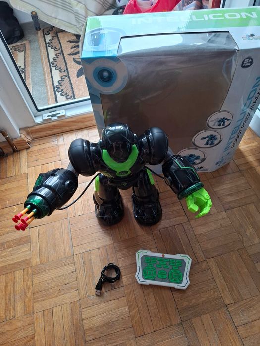 Robot programabil Intellicon