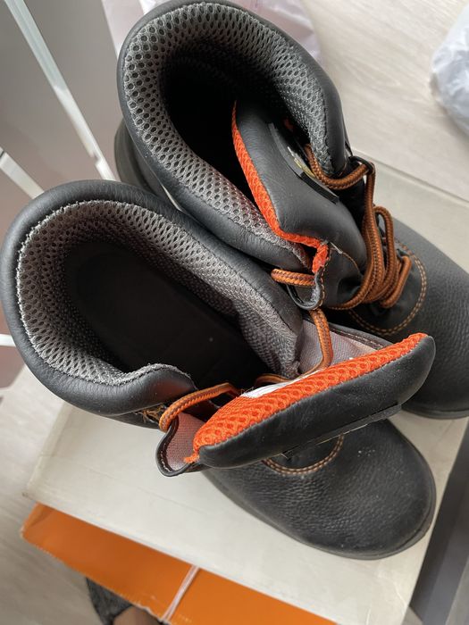 Рабочие ботинки размер 42