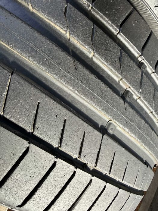2x Anvelope Vara 235/35 R19 - Continental Conti Premium Contact 5P
