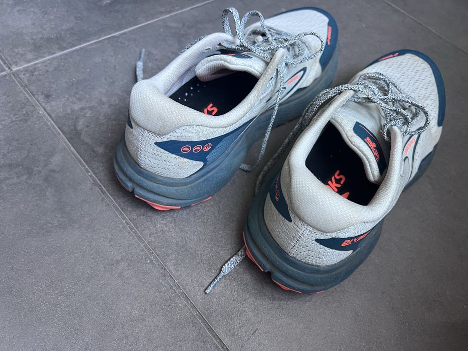 Планински обувки Brooks 41 размер сиво