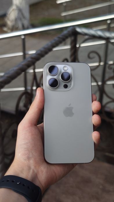 iPhone 15 Pro 256GB 99% | Apple Room