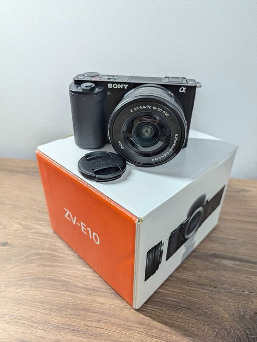 Sony zv-e10 + обектив Sony SEL 16-50mm f/3.5-5.6 PZ OSS. Като нов