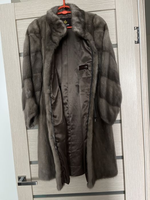 Продам норковую шубу.