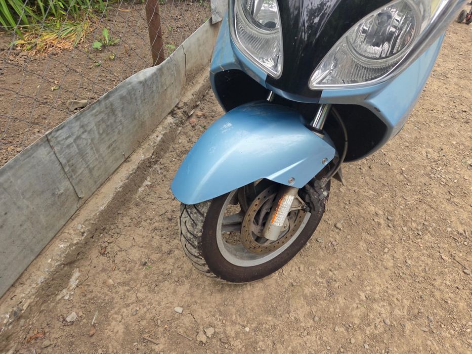 Vând motor aprilia atlantic