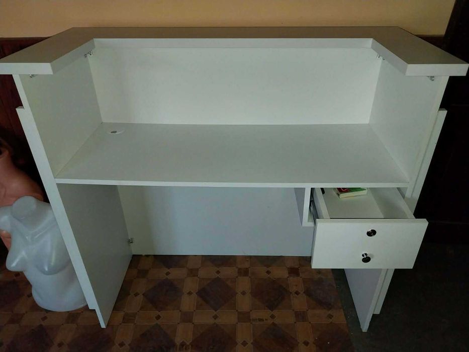 Шкаф рецепция почти нов