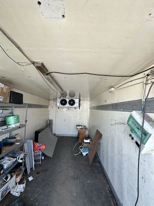 Vand urgent container frigorific si container AC