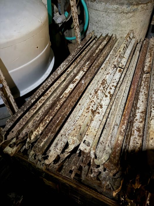 Montanti cofraje de 100 cm cu cioc - Italia