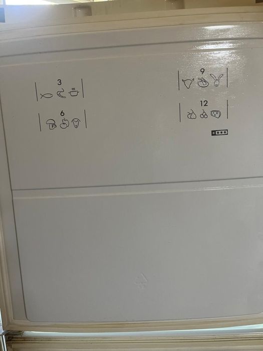 Холодильник Ariston