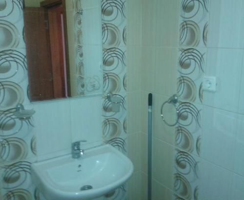 Дава се под наем Двустаен апартамент в Пловдив, Тракия - 78 кв.м за 300 € - Снимка #5