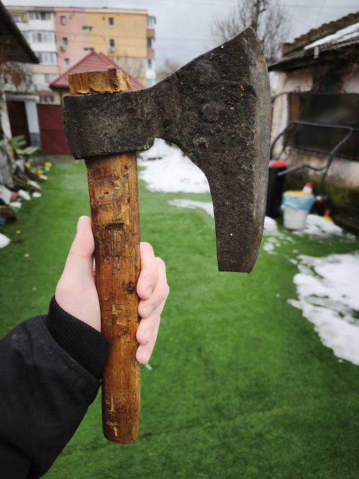 Barda veche 100 de ani cu nituri